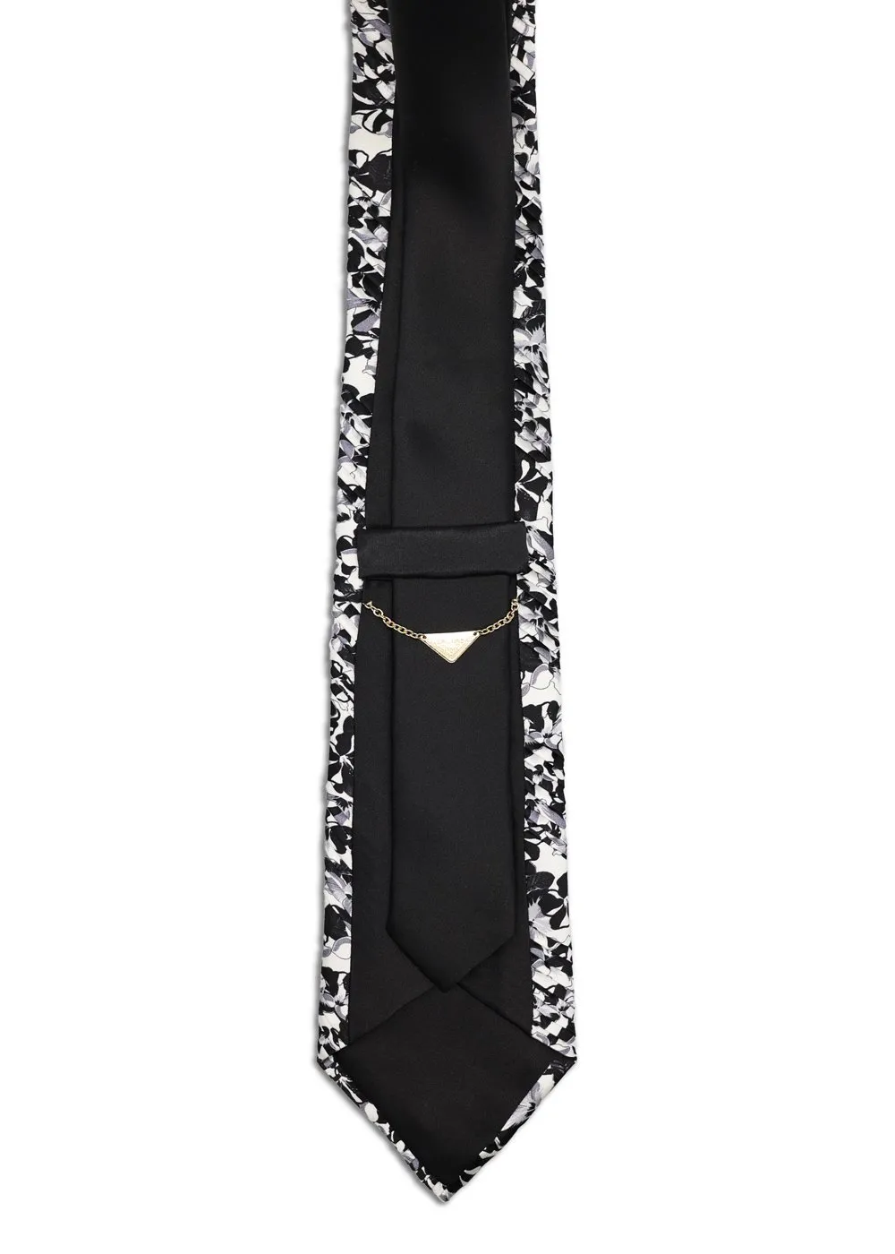 White Pleated Deco tie with flowers and contrasting black knot<sup style="background-color: #aa9b63; text-transform: capitalize; color: #FFFFFF">NEW</sup> - Image 3